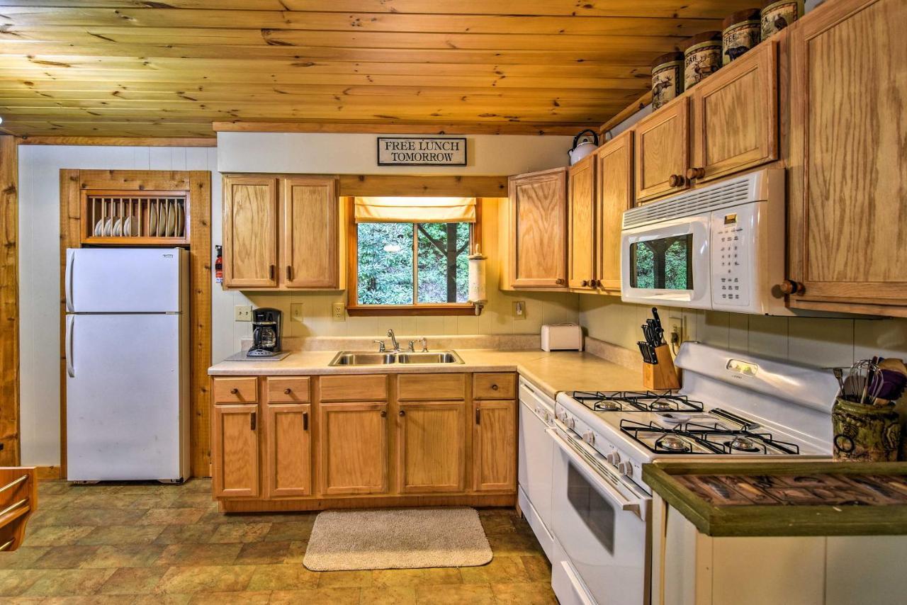Robbinsville Cabin With Deck 3 Mi To Fontana Lake! المظهر الخارجي الصورة